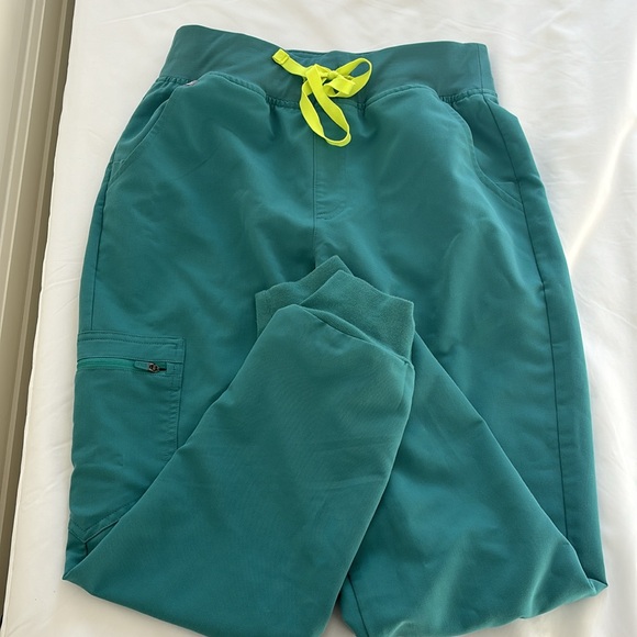 Figs High Waisted Zamora Joggers Scrub Pants - Picture 2 of 10